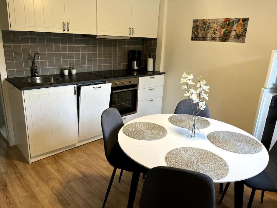 Mysigt Boende Naera Soederasen Ljungbyhed Exterior foto